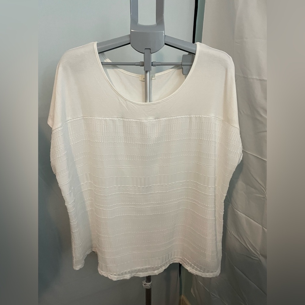 NWT‎ Maurices White Blouse Size 3 buttons down back